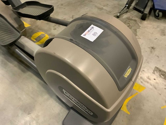 Technogym excite synchro 500 led crosstrainer - afbeelding 2 van  5
