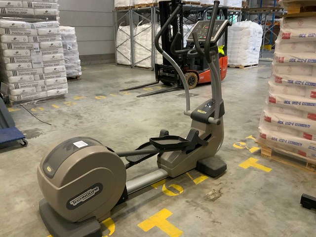 Technogym excite synchro 500 led crosstrainer - afbeelding 5 van  5