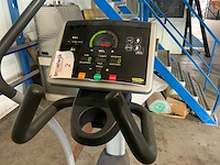 Technogym excite synchro 500 led crosstrainer - afbeelding 3 van  4