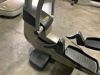 Technogym excite synchro 500 led crosstrainer - afbeelding 2 van  7