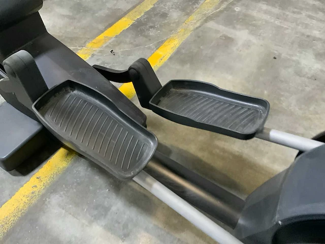 Technogym excite synchro 500led crosstrainer - afbeelding 2 van  5