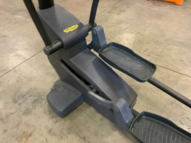 Technogym excite+ synchro 700 led crosstrainer - afbeelding 6 van  6