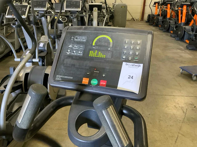 Technogym excite+ synchro 700 led crosstrainer - afbeelding 3 van  5