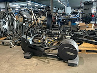 Technogym excite synchro 700 led crosstrainer - afbeelding 1 van  5
