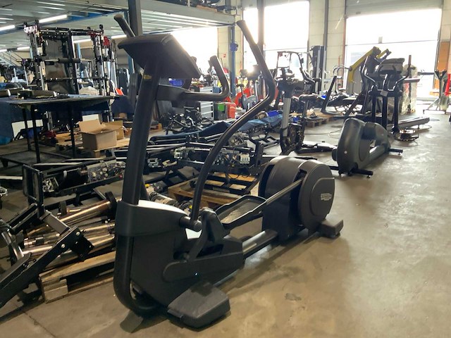 Technogym excite synchro 700 led crosstrainer - afbeelding 5 van  5