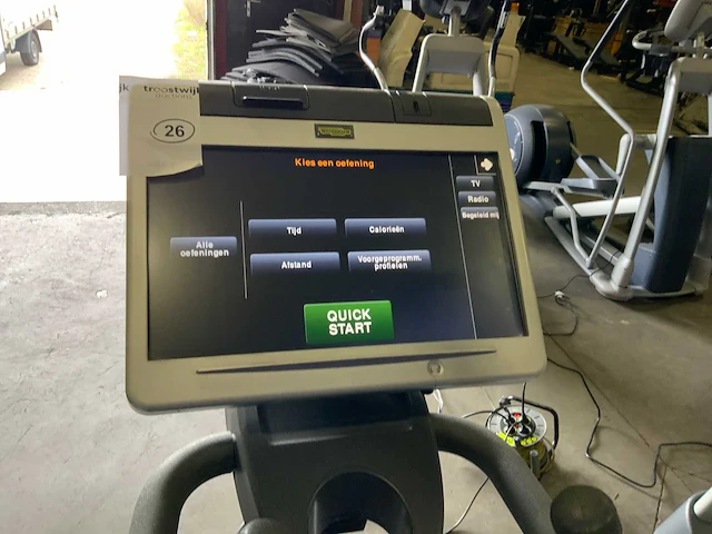 Technogym excite synchro 700 visioweb crosstrainer - afbeelding 4 van  5