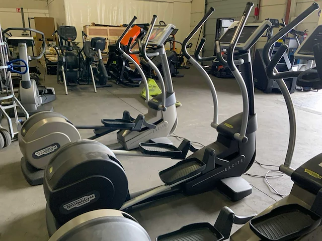 Technogym excite synchro 700 visioweb crosstrainer - afbeelding 5 van  5
