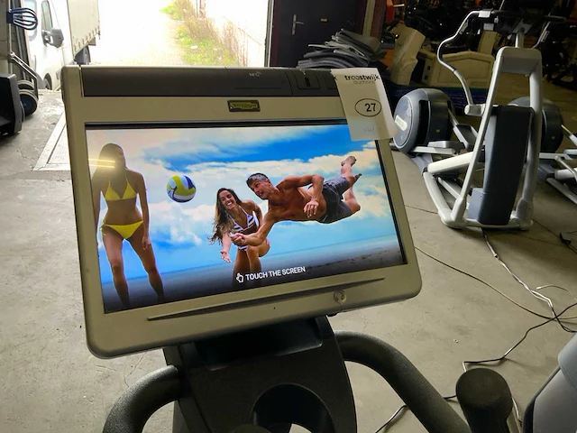 Technogym excite synchro 700 visioweb crosstrainer - afbeelding 3 van  5