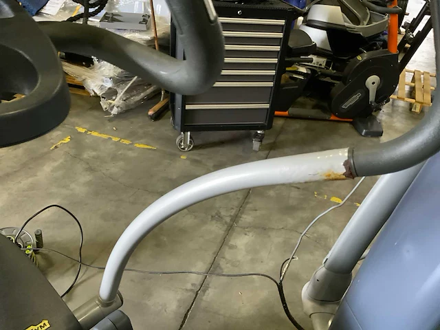 Technogym excite synchro 700 visioweb crosstrainer - afbeelding 4 van  6