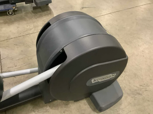Technogym excite synchro 700 visioweb crosstrainer - afbeelding 2 van  7