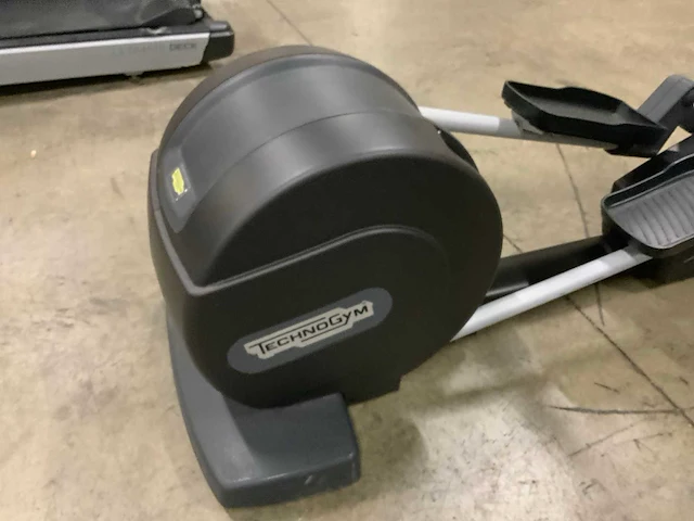 Technogym excite synchro 700 visioweb crosstrainer - afbeelding 6 van  7