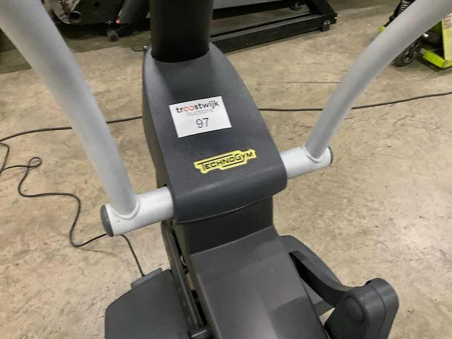 Technogym excite synchro 700 visioweb crosstrainer - afbeelding 4 van  6