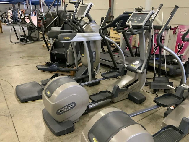 Technogym excite synchro visioweb crosstrainer - afbeelding 1 van  4