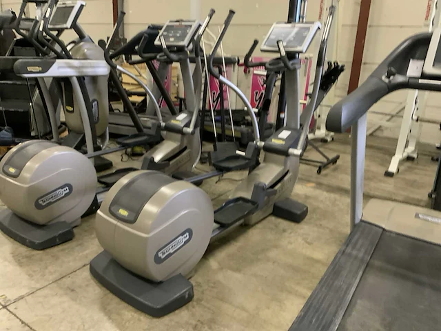 Technogym excite synchro visioweb crosstrainer - afbeelding 1 van  5