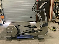 Technogym excite synchro visioweb crosstrainer - afbeelding 1 van  5
