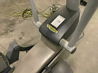 Technogym excite synchro visioweb crosstrainer - afbeelding 2 van  5