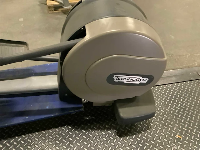 Technogym excite synchro visioweb crosstrainer - afbeelding 5 van  5