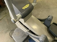Technogym excite synchro visioweb crosstrainer - afbeelding 2 van  6