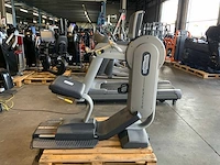 Technogym excite top 700 led crosstrainer - afbeelding 1 van  6
