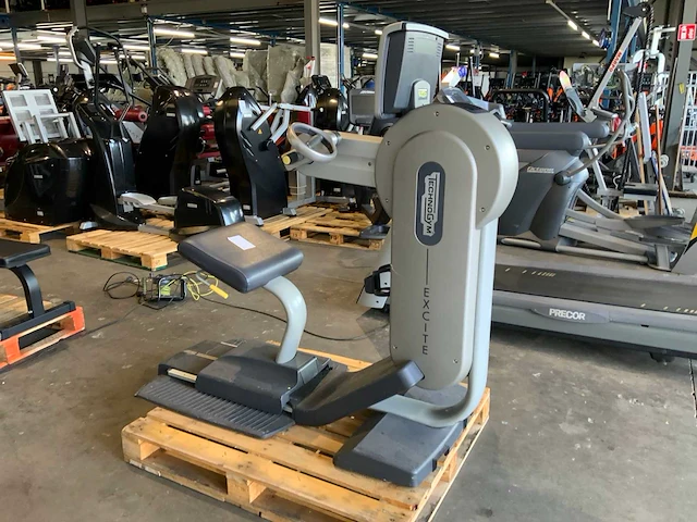 Technogym excite top 700 led crosstrainer - afbeelding 2 van  6