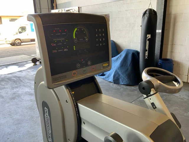 Technogym excite top 700 led crosstrainer - afbeelding 5 van  6