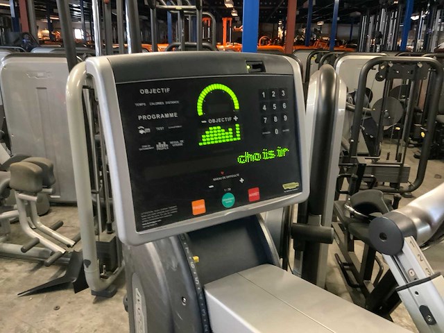 Technogym excite top 700 led crosstrainer - afbeelding 4 van  5