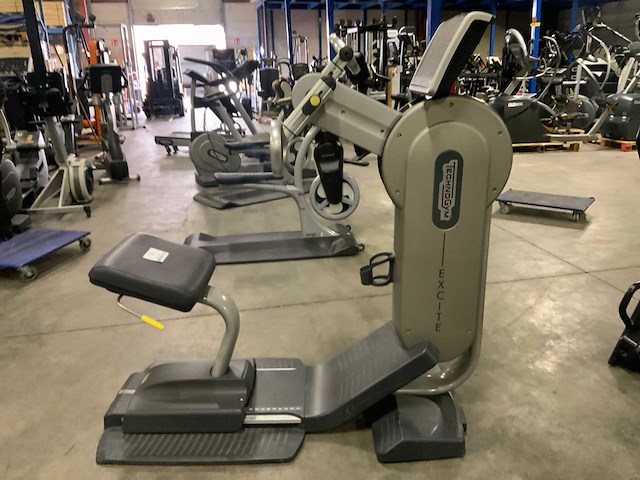 Technogym excite top 700 led crosstrainer - afbeelding 3 van  5
