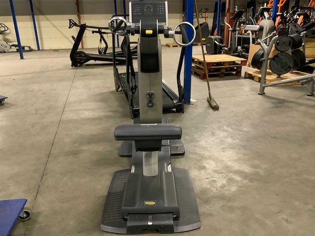 Technogym excite top 700 led crosstrainer - afbeelding 5 van  5