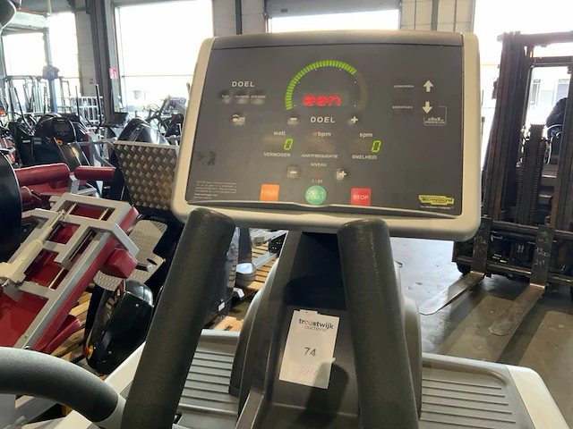Technogym excite vario 500 500 led crosstrainer - afbeelding 2 van  5
