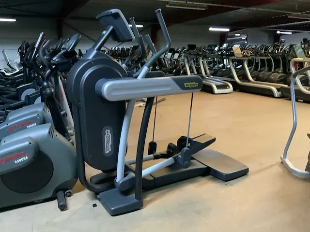 Technogym excite+ vario 500 led crosstrainer - afbeelding 2 van  5