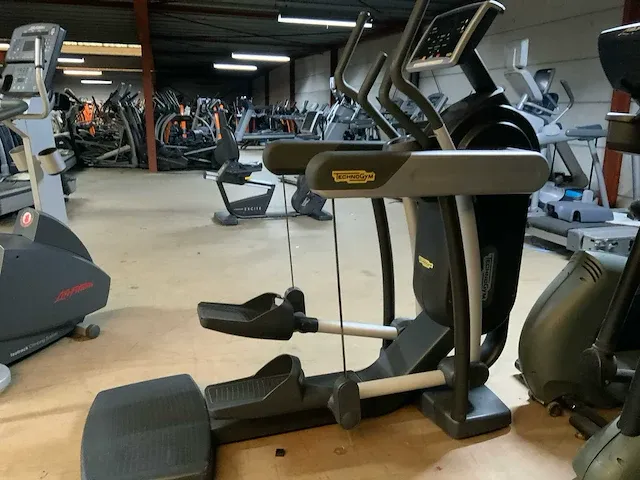 Technogym excite+ vario 500 led crosstrainer - afbeelding 4 van  5