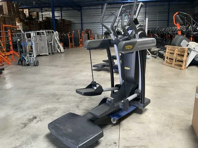 Technogym excite vario 500 led crosstrainer - afbeelding 5 van  10