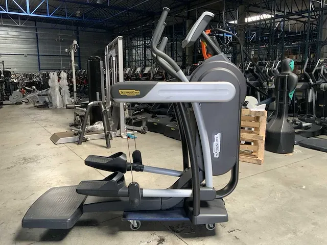 Technogym excite vario 500 led crosstrainer - afbeelding 7 van  10