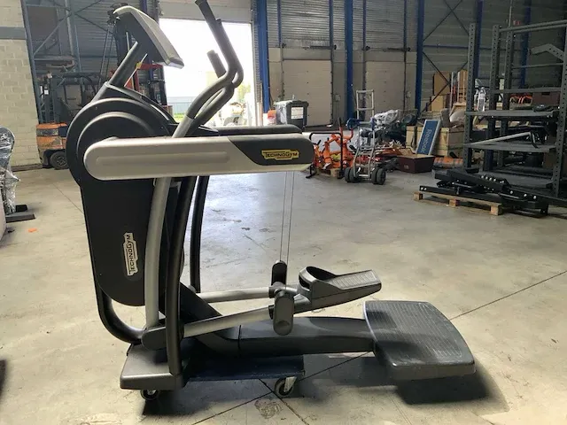 Technogym excite vario 500 led crosstrainer - afbeelding 10 van  10