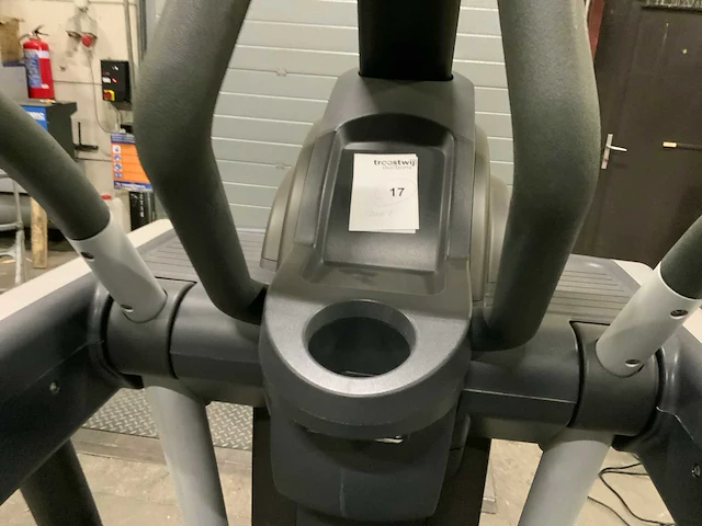 Technogym excite vario 500 led crosstrainer - afbeelding 3 van  6