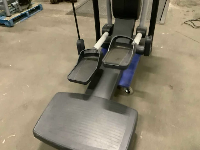 Technogym excite vario 500 led crosstrainer - afbeelding 5 van  6