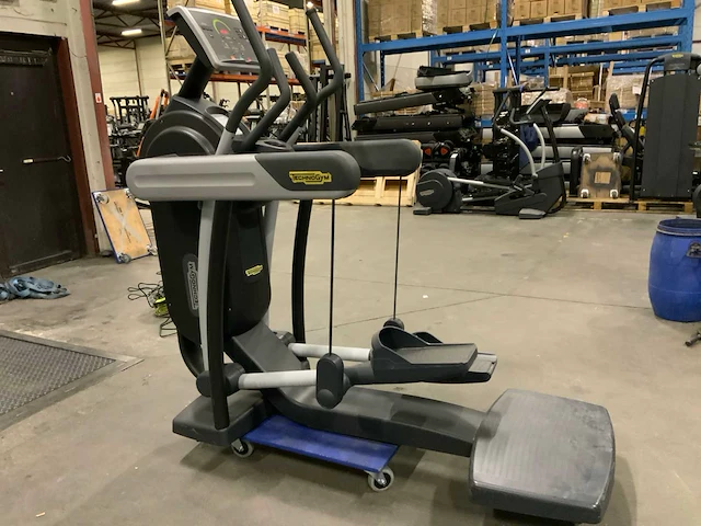 Technogym excite vario 500 led crosstrainer - afbeelding 6 van  6
