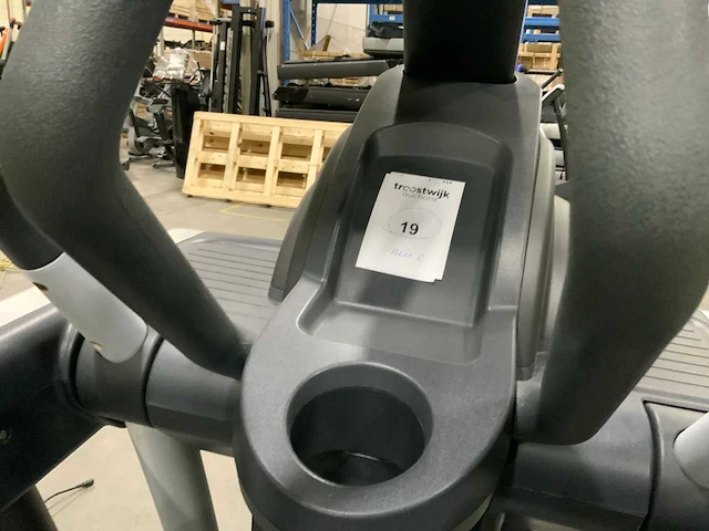 Technogym excite vario 500 led crosstrainer - afbeelding 3 van  6
