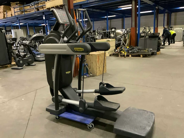 Technogym excite vario 500 led crosstrainer - afbeelding 5 van  6