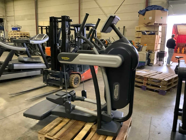 Technogym excite vario 500 led crosstrainer - afbeelding 5 van  5