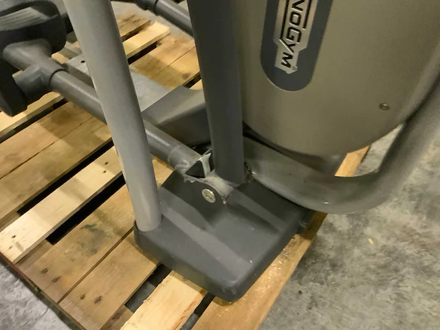 Technogym excite vario 500 led crosstrainer - afbeelding 4 van  6