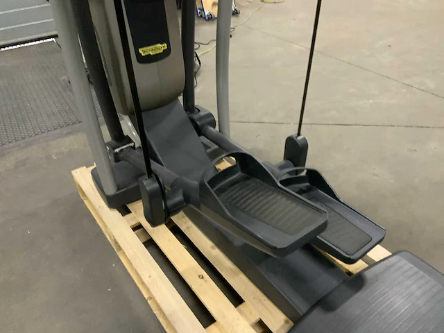 Technogym excite vario 700 led crosstrainer - afbeelding 5 van  7