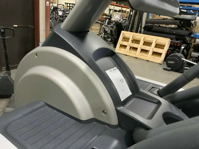 Technogym excite vario 700 led crosstrainer - afbeelding 7 van  7