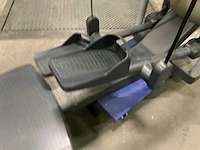 Technogym excite vario 700 led crosstrainer - afbeelding 3 van  5