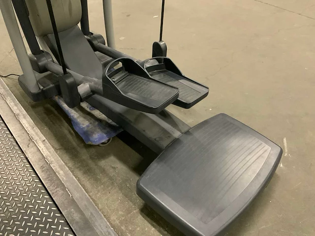 Technogym excite vario 700 led crosstrainer - afbeelding 6 van  7