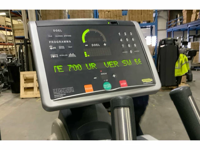 Technogym excite vario 700 led crosstrainer - afbeelding 7 van  7