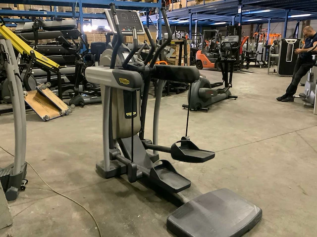 Technogym excite vario 700 led crosstrainer - afbeelding 5 van  5