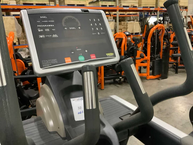 Technogym excite vario 700 led crosstrainer - afbeelding 2 van  5