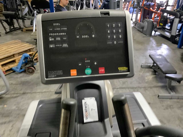 Technogym excite vario 700 led crosstrainer - afbeelding 3 van  5