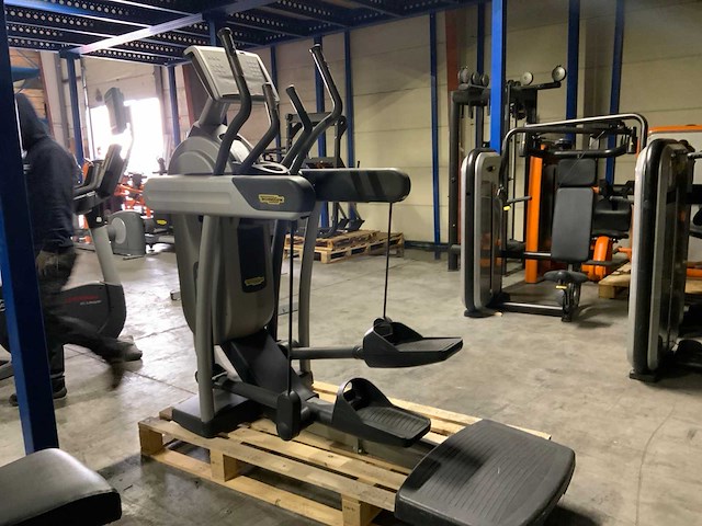 Technogym excite vario 700 led crosstrainer - afbeelding 5 van  5